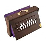 Shruti Box, strumento musicale indiano, 13 note: do, do#, re, re#, mi, fa, fa#, sol, sol#, la, la#, si, do