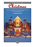 Spotlight on Christmas: Intermediate Piano Collection (English Edition)